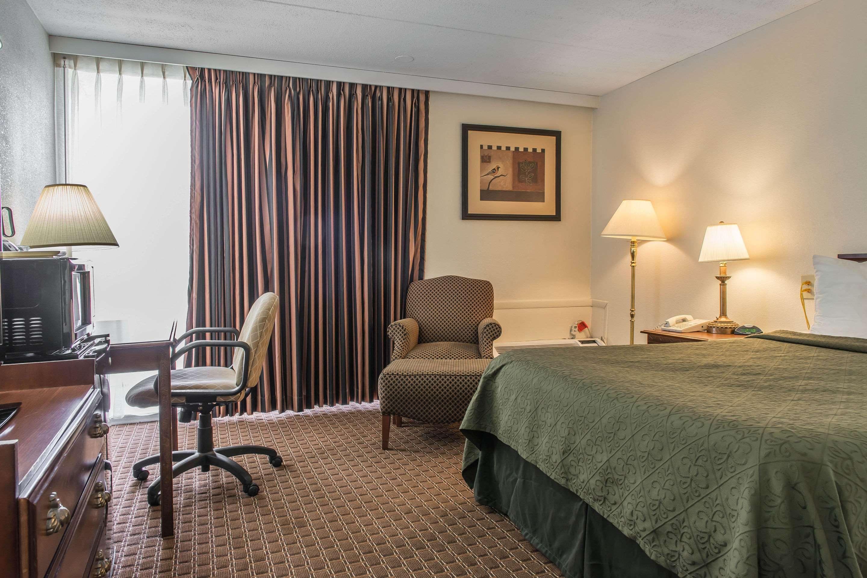 Rodeway Hotel Brookville