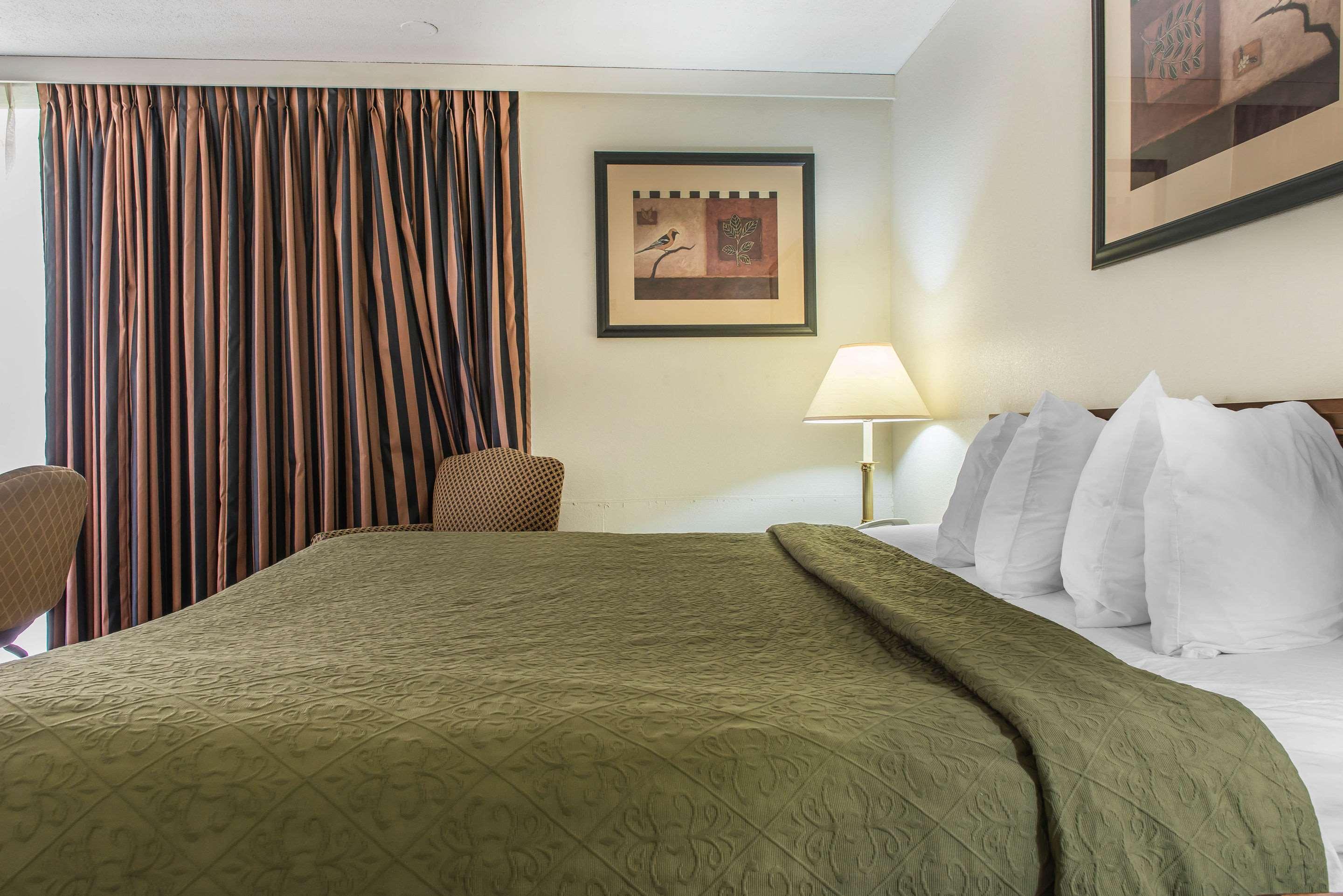 Rodeway Hotel Brookville