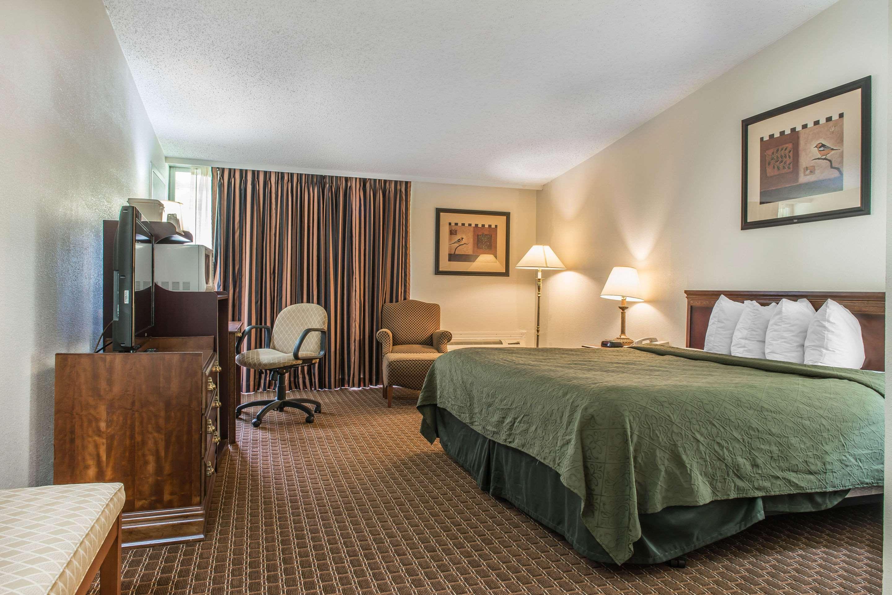 Rodeway Hotel Brookville