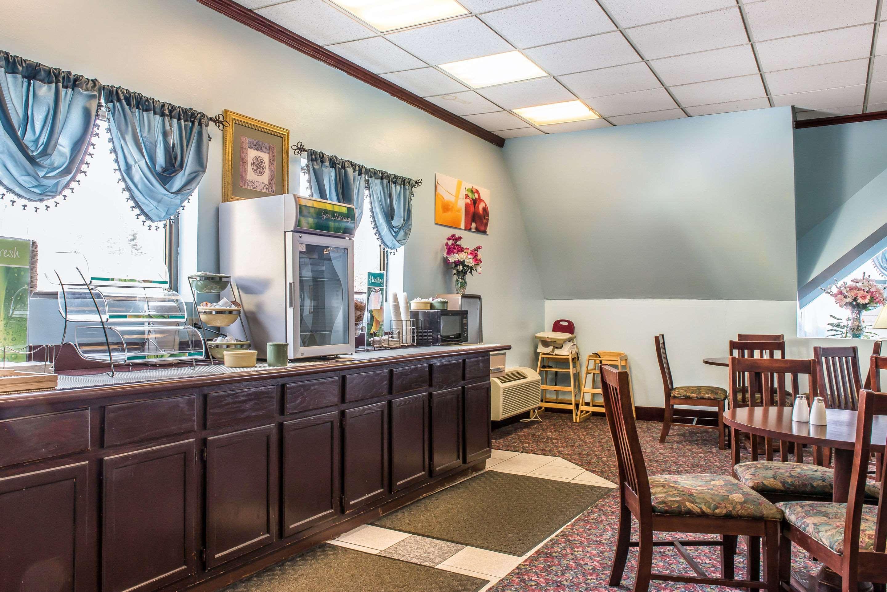 Rodeway Hotel Brookville
